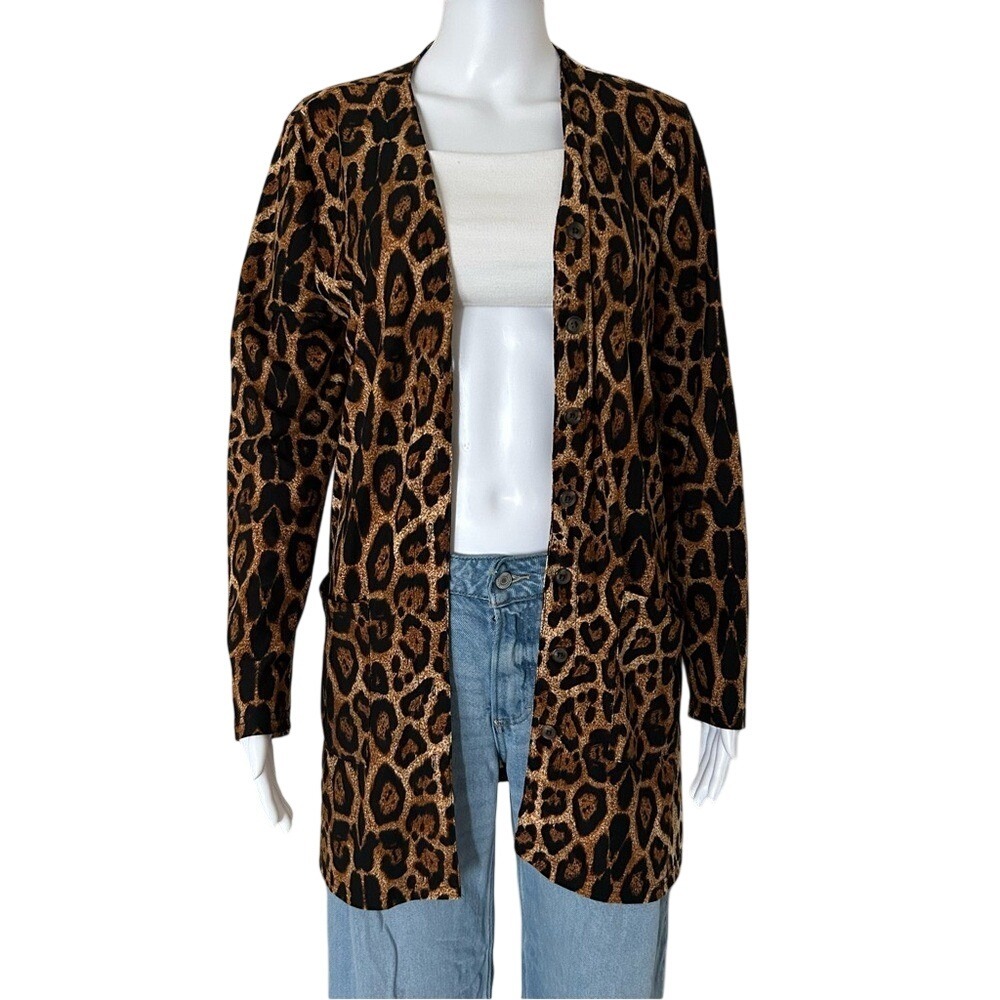 Animal Print Leopard Button Up Front pockets light weight cardigan Shirt M